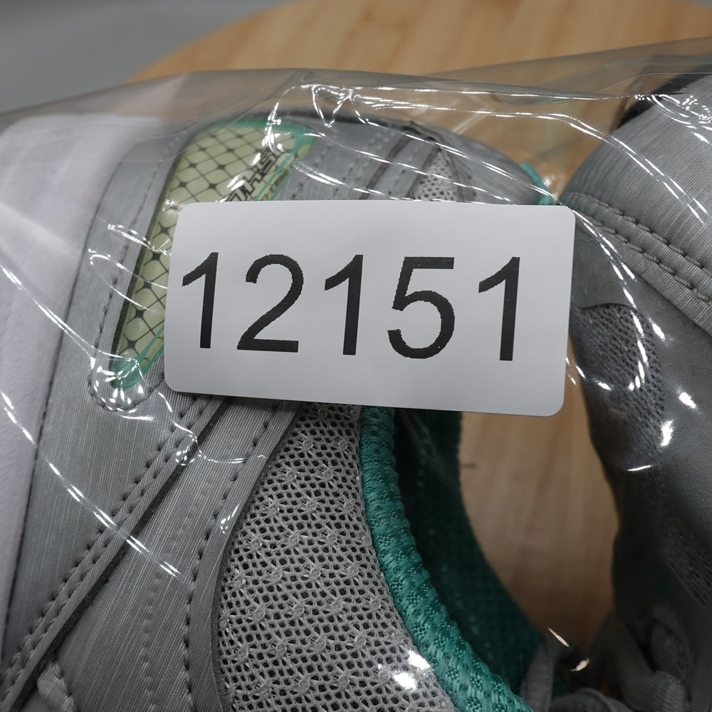 New Balance Shoes Womens 10.5 Grey 1540v2 Running Athletic Sneaker Flaws - Picture 11 of 11